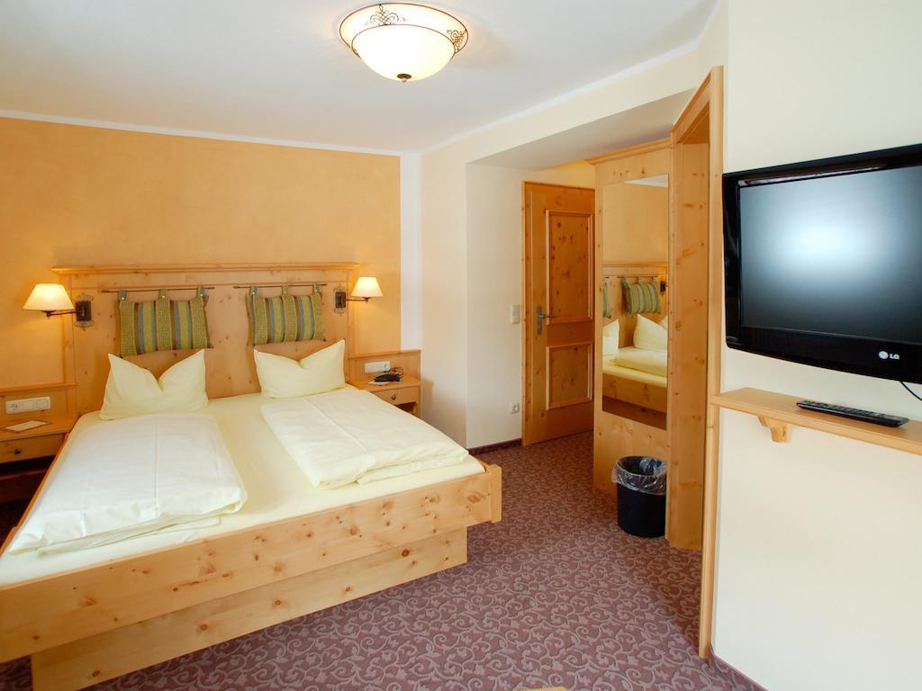 Hotel Gebirgshaeusl Engedey Habitación foto